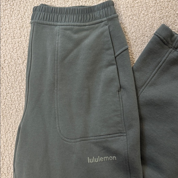 lululemon loungeful classic fit high-rise sweatpants - Picture 3 of 3